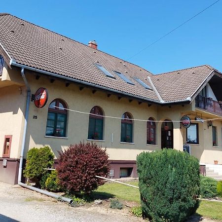 Bed and Breakfast Teke Panzio Körmend Exterior foto